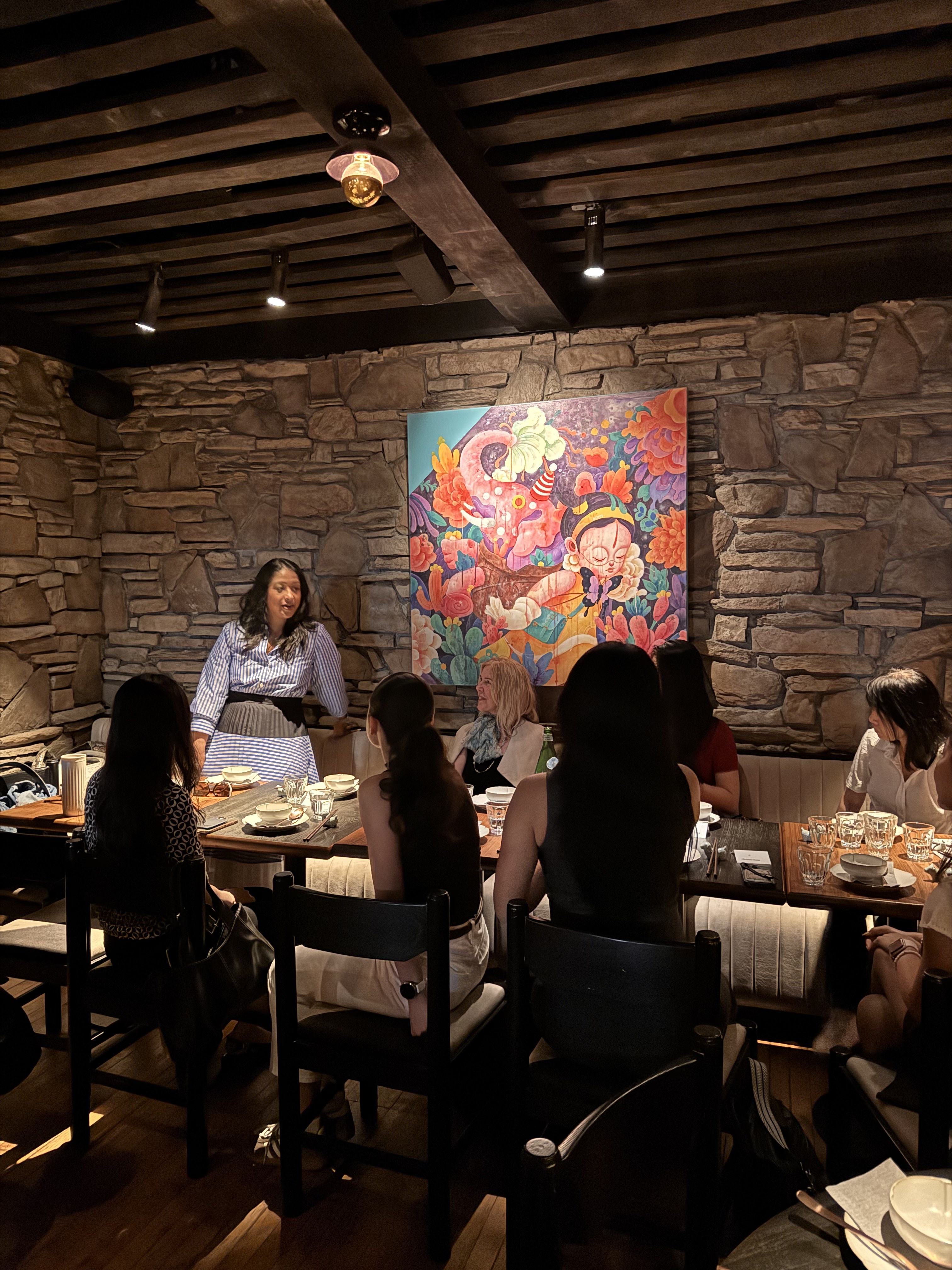 Conversation at the New York table